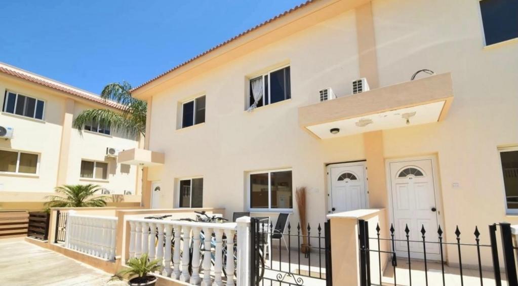 Protaras Ionian Breeze House 10 Minutes Walk From The Beach พาราลิมนี ภายนอก รูปภาพ